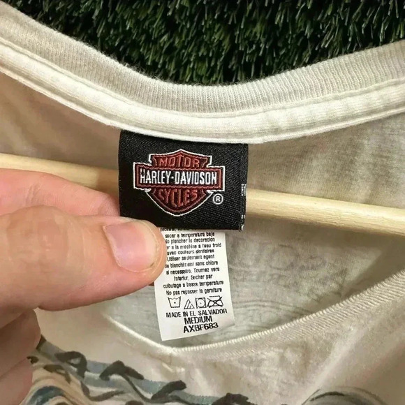 Harley Davidson Biker V-Neck T-shirt  Medium - Picture 3 of 6